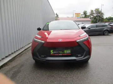 Car image 4