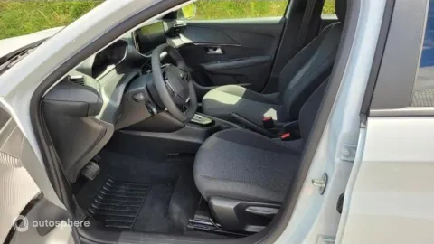 Car image 20