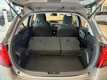 Car image 36