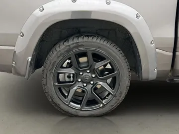 Car image 38