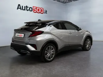 Car image 4