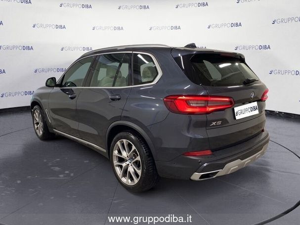 BMW X5 xDrive30d xLine 195 kW image number 7