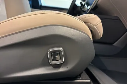 Car image 38