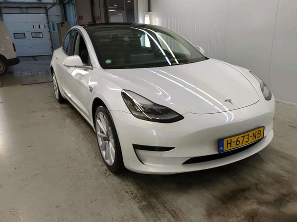 Tesla Model 3 60 Plus 239 kW image number 2