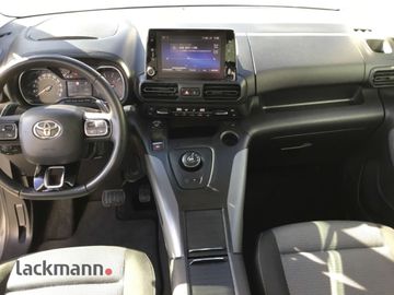 Car image 12