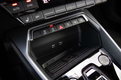 Car image 30