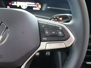Car image 32