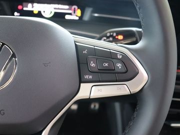 Car image 32