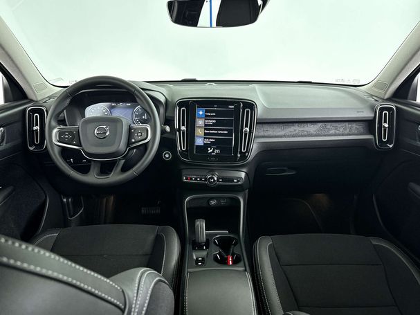 Volvo XC40 T3 Momentum Pro 120 kW image number 7