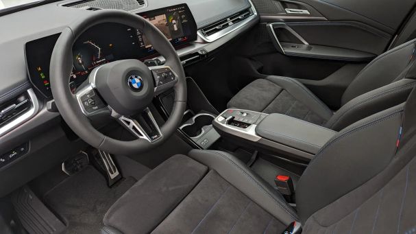 BMW iX1 230 kW image number 13