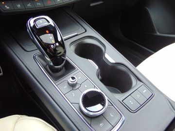 Car image 12