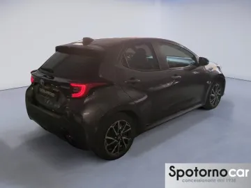 Car image 2