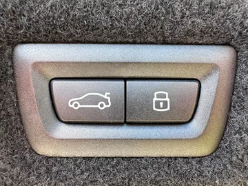 Car image 37