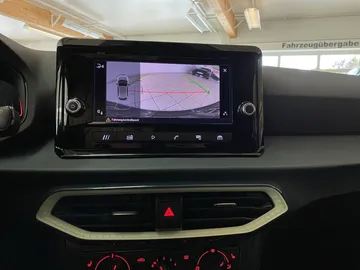 Car image 24