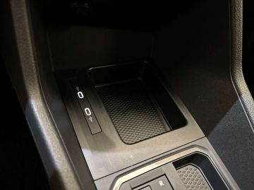 Car image 33