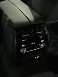 Car image 35