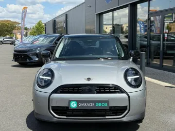 Car image 23