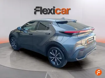 Car image 4
