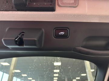 Car image 34