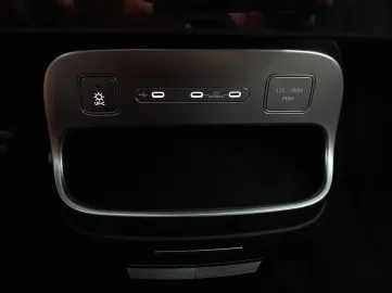 Car image 29