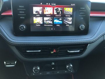 Car image 13