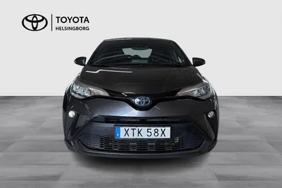 Car image 3