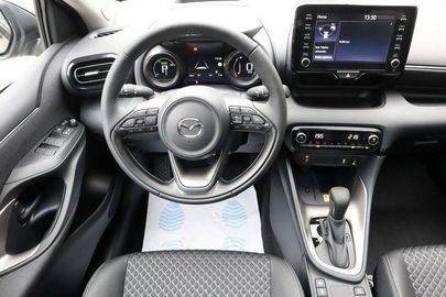 Car image 12