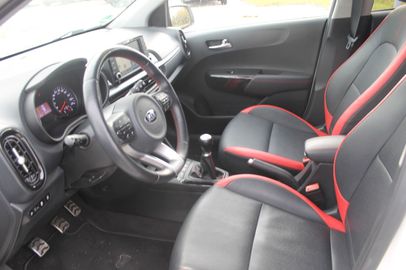 Car image 11