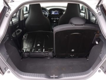 Car image 36