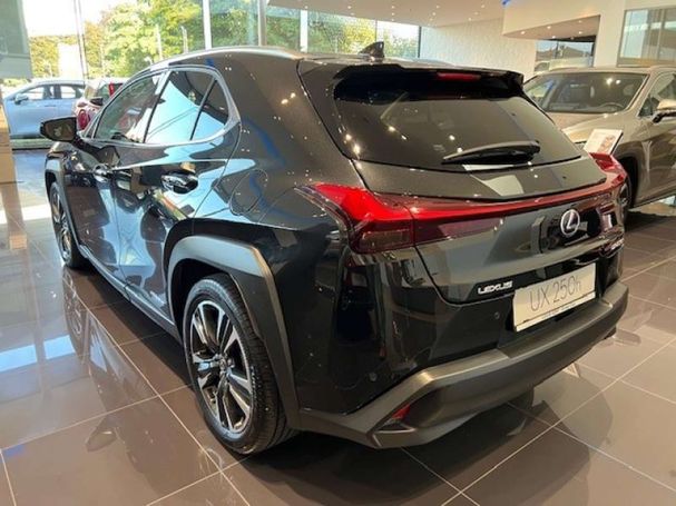 Lexus UX 250h Line 135 kW image number 4