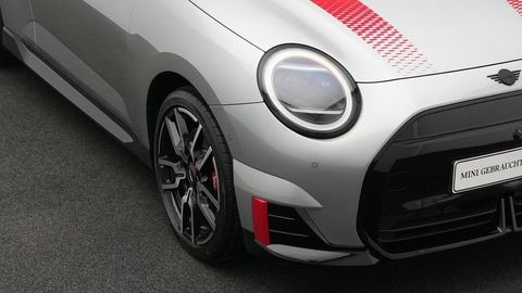 Car image 22