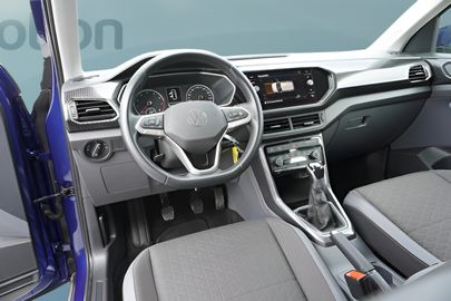 Car image 15