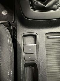 Car image 36