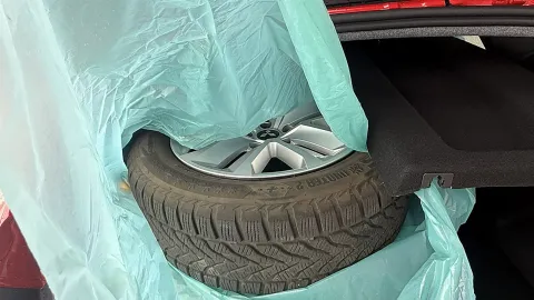 Car image 27
