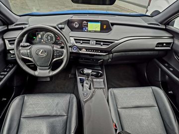 Car image 14