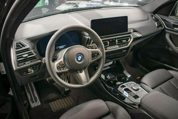 BMW iX3 210 kW image number 8