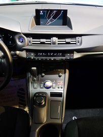 Car image 36