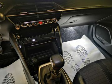 Car image 15