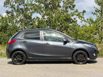 Car image 2