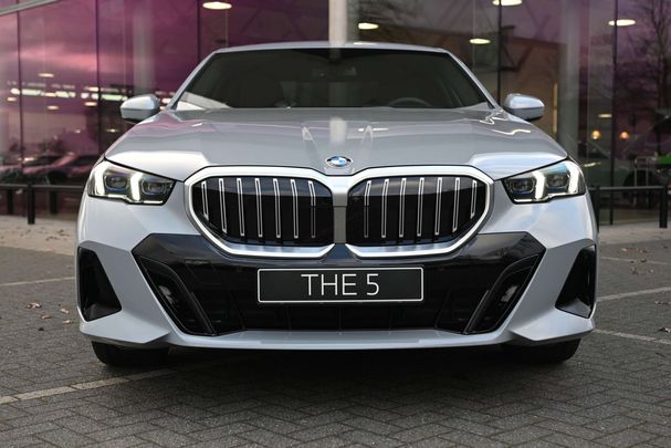 BMW 520i 140 kW image number 2