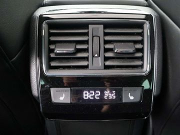 Car image 35