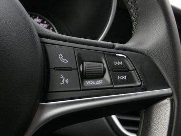 Car image 33