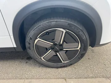Car image 37