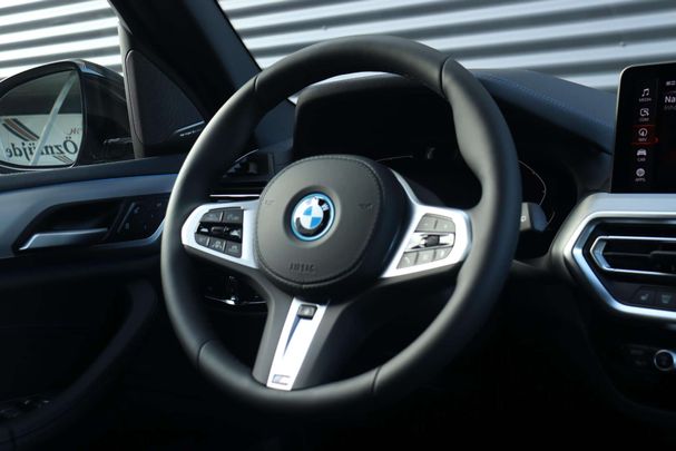 BMW iX3 210 kW image number 39