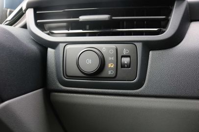 Car image 28