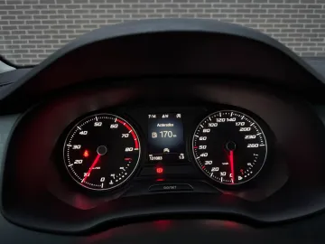 Car image 27