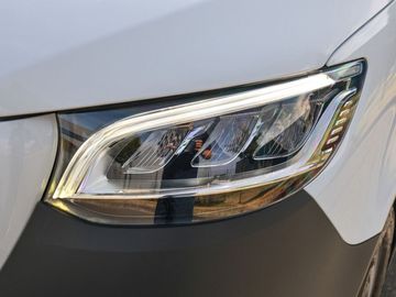 Car image 32