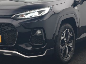 Car image 4