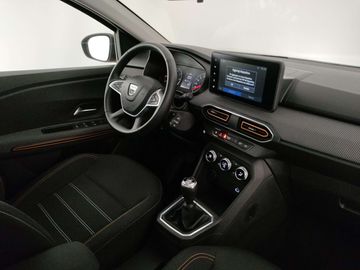 Car image 15