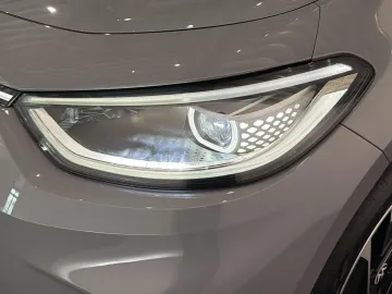 Car image 32